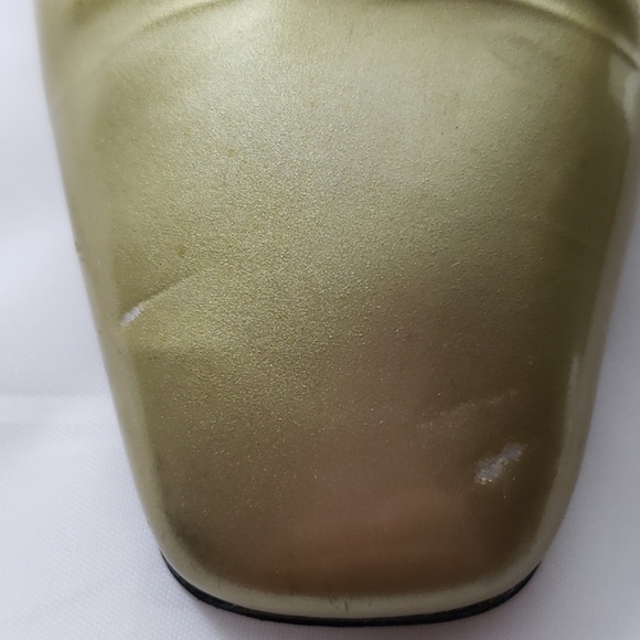 Stuart Weitzman Gold High Heel Size 8 N - Picture 2 of 8